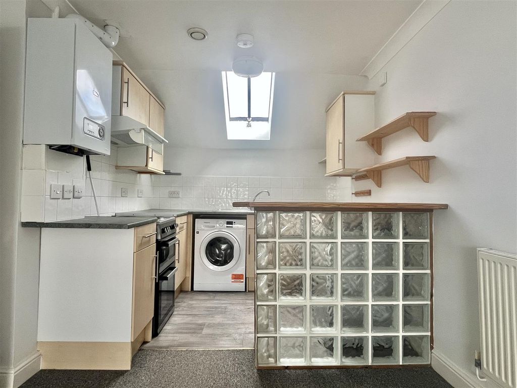 Property photo 2 of 18 20251007_124424233_Ios.Jpg