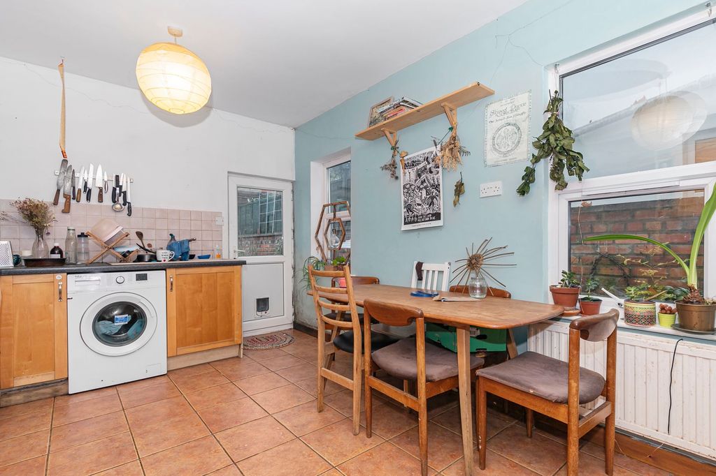 Property photo 3 of 21