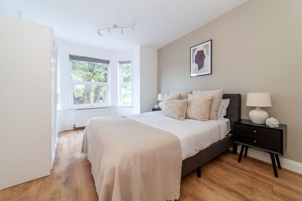 Property photo 3 of 35 Bedroom