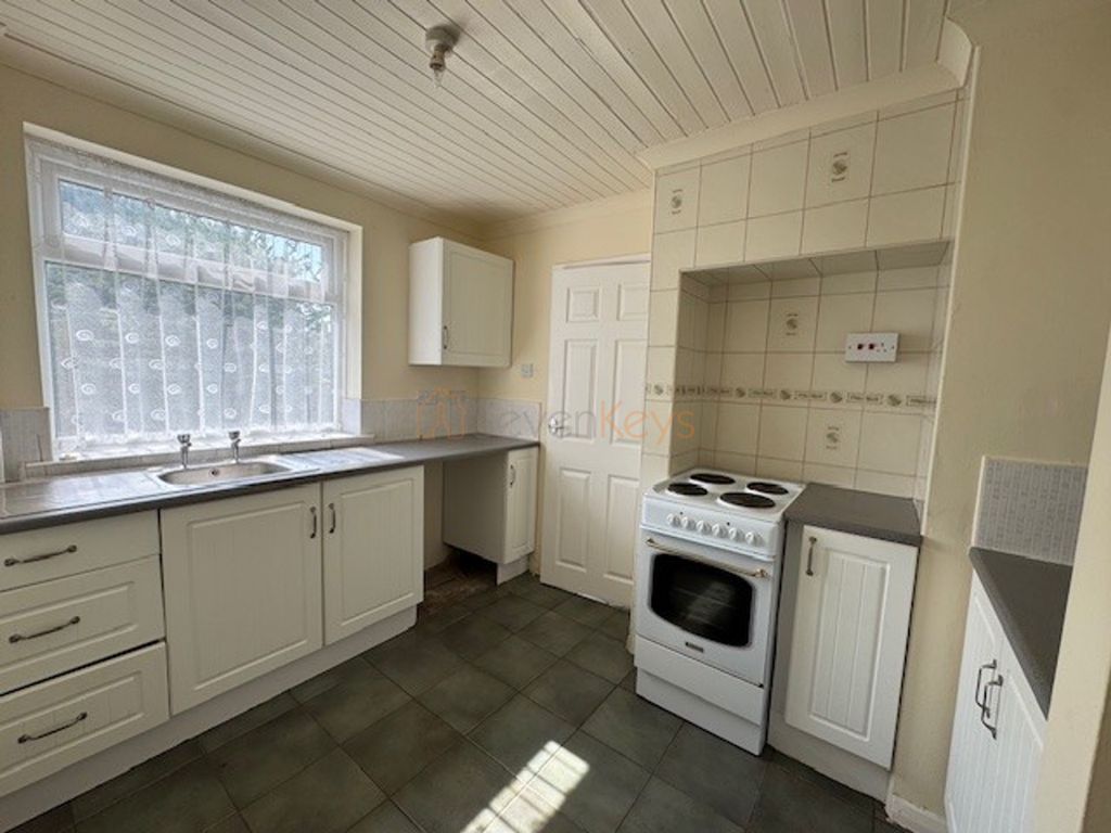 Property photo 3 of 11 13 Frederick Terrace Kitchen