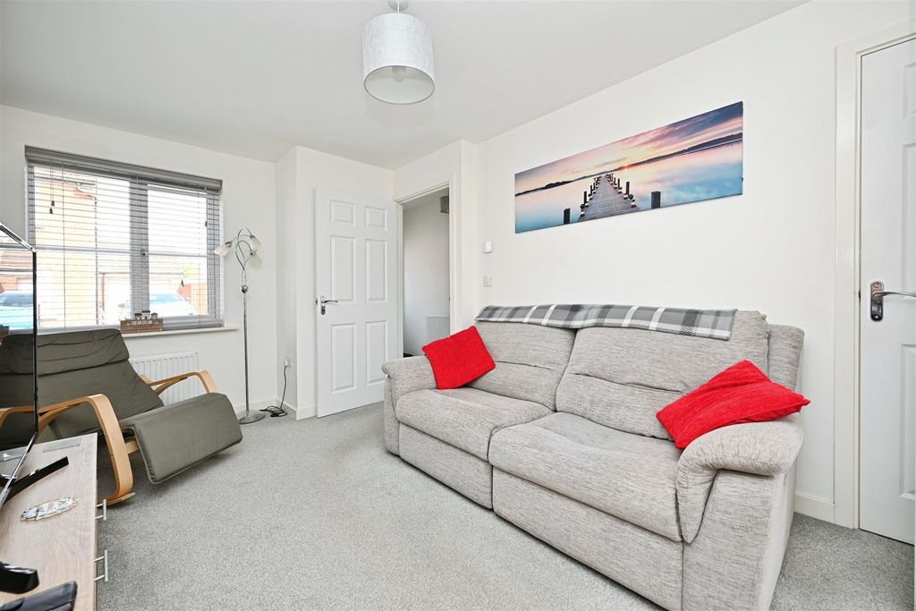 Property photo 3 of 20 l9.Jpg