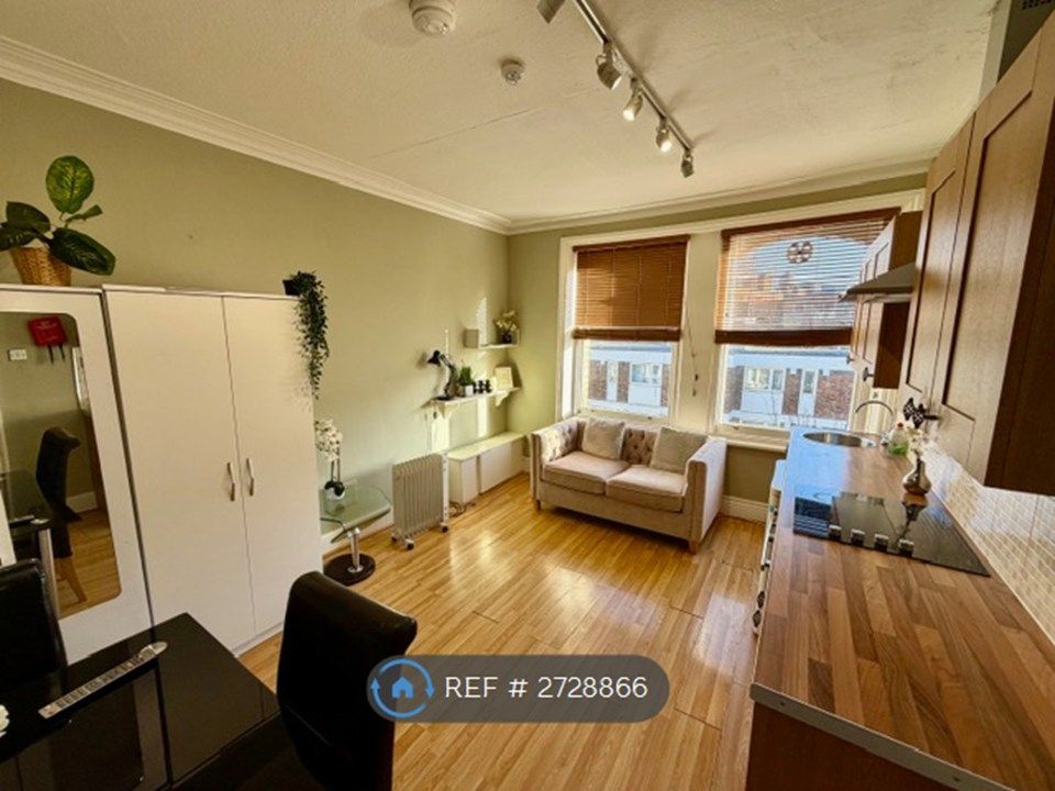 Property photo 3 of 25