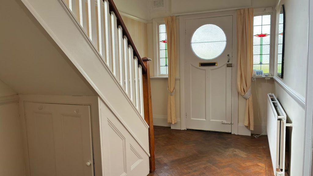 Property photo 2 of 22 Hallway