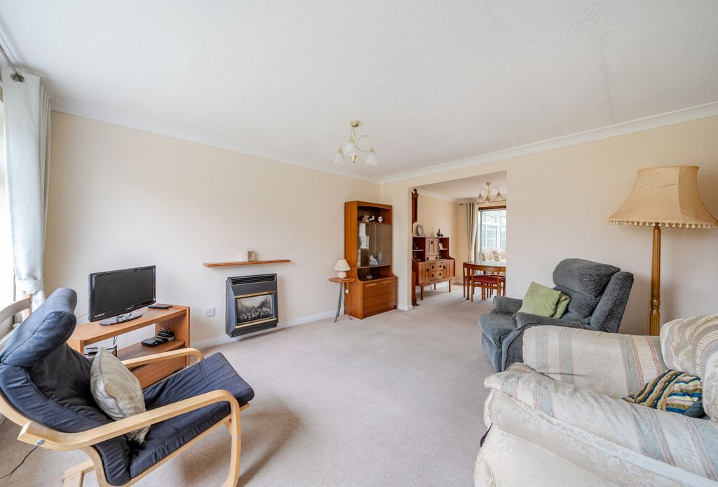 Property photo 2 of 18 1366031-15-68E8Fa...