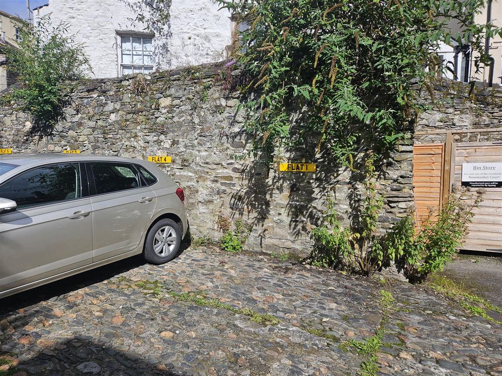 Property photo 2 of 13 Parking.Jpg