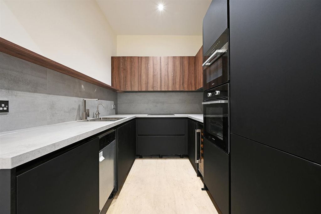 Property photo 2 of 14 Kitchen