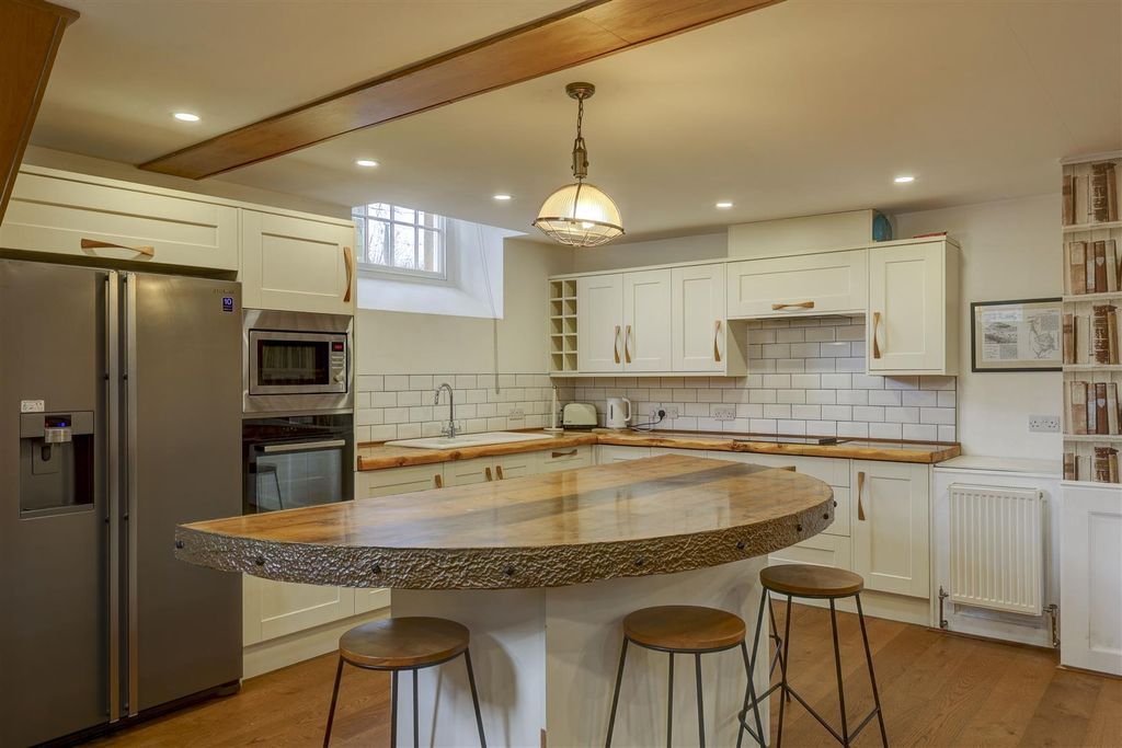 Property photo 2 of 13 Kitchen Diner