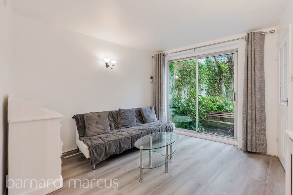 Additional image 9 of 1 bed flat for saleHigh Street, Godstone RH9