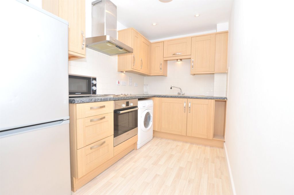 Property photo 2 of 11 Kitchen
