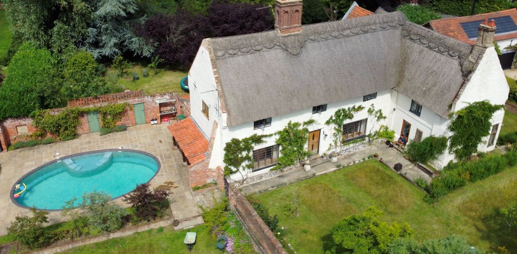 Property photo 3 of 27