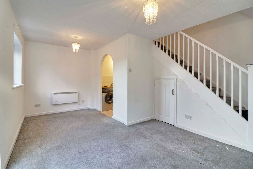 Property photo 3 of 8