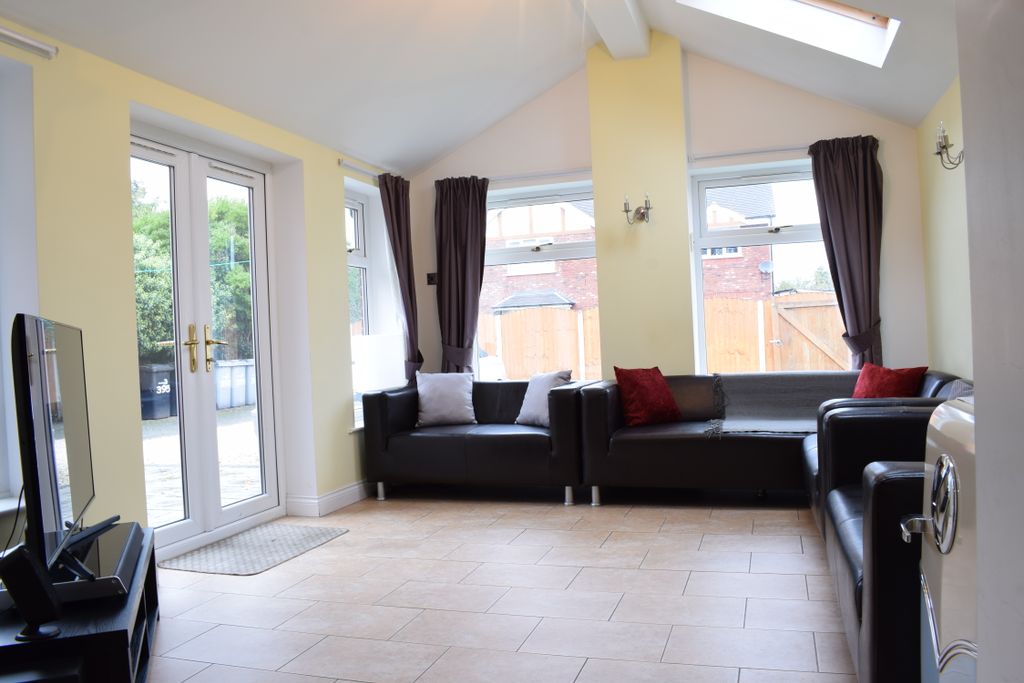 Property photo 3 of 5