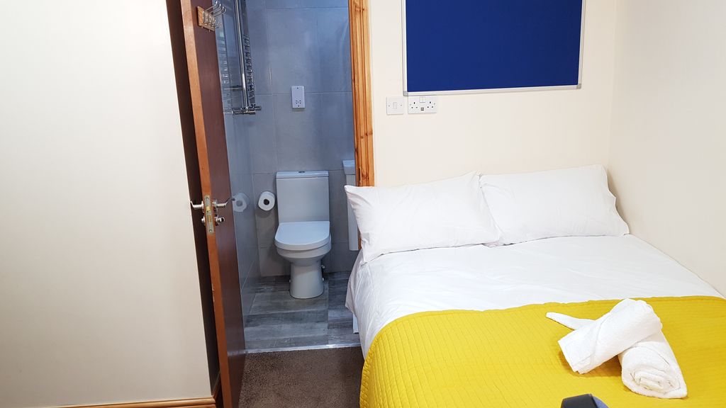 Property photo 2 of 31