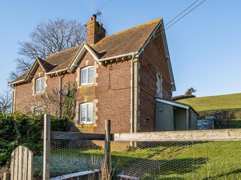 Property photo 1 of 15 1395426-17-695Bcb3De1E0B.Jpg