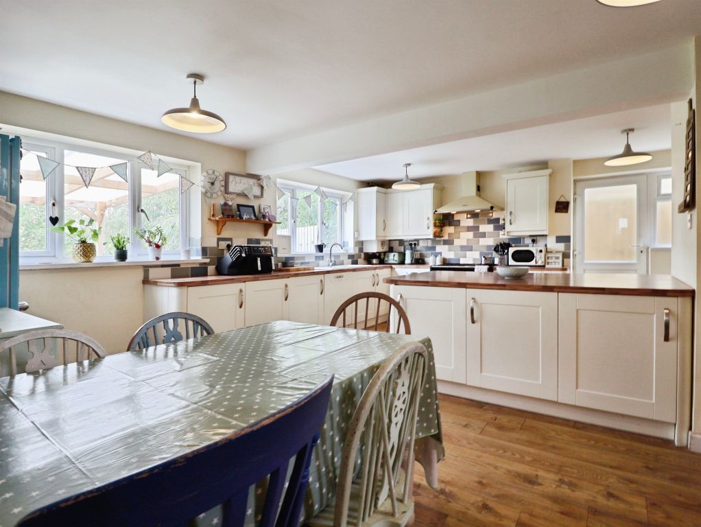 Property photo 3 of 21