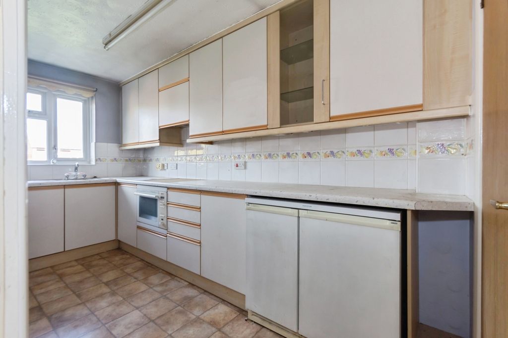 Property photo 2 of 15 Pbox-Img.Jpg
