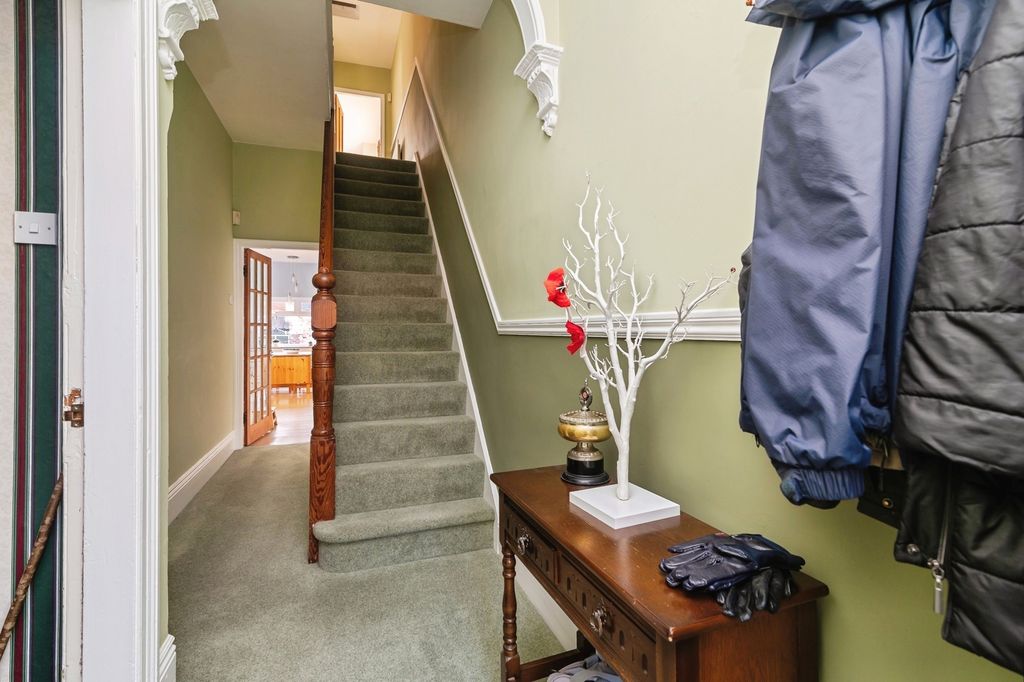 Property photo 3 of 17 Photo