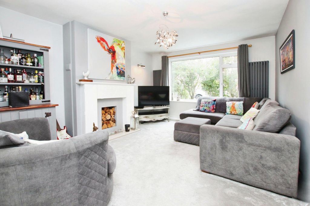 Property photo 3 of 27 4370994