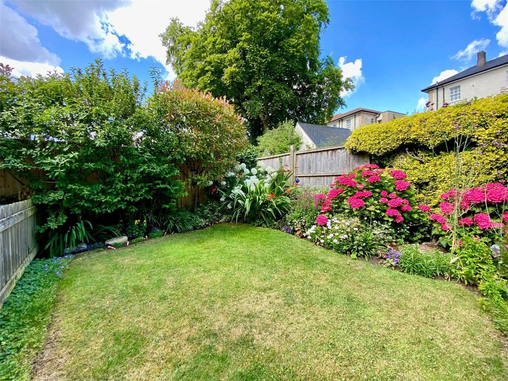 Property photo 2 of 23 Picture No. 27