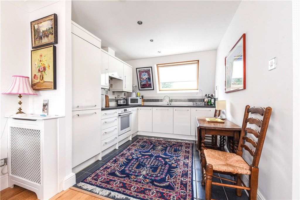 Property photo 2 of 6 Kitchen
