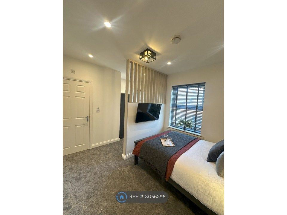 Property photo 1 of 6 Room4
