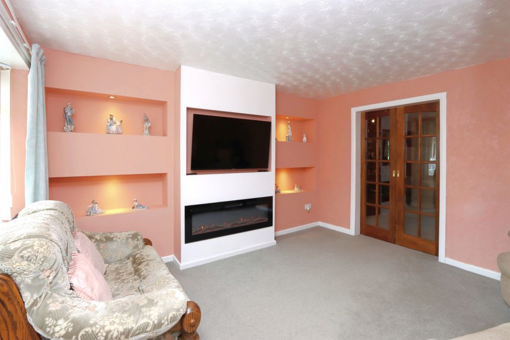 Property photo 2 of 21