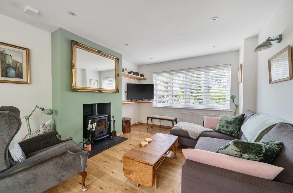 Property photo 3 of 18 1309429-8-684Aeea...