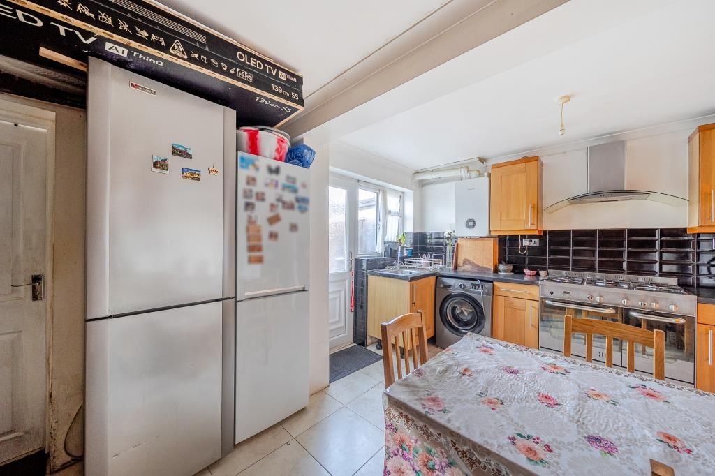 Property photo 3 of 20 Kitchen