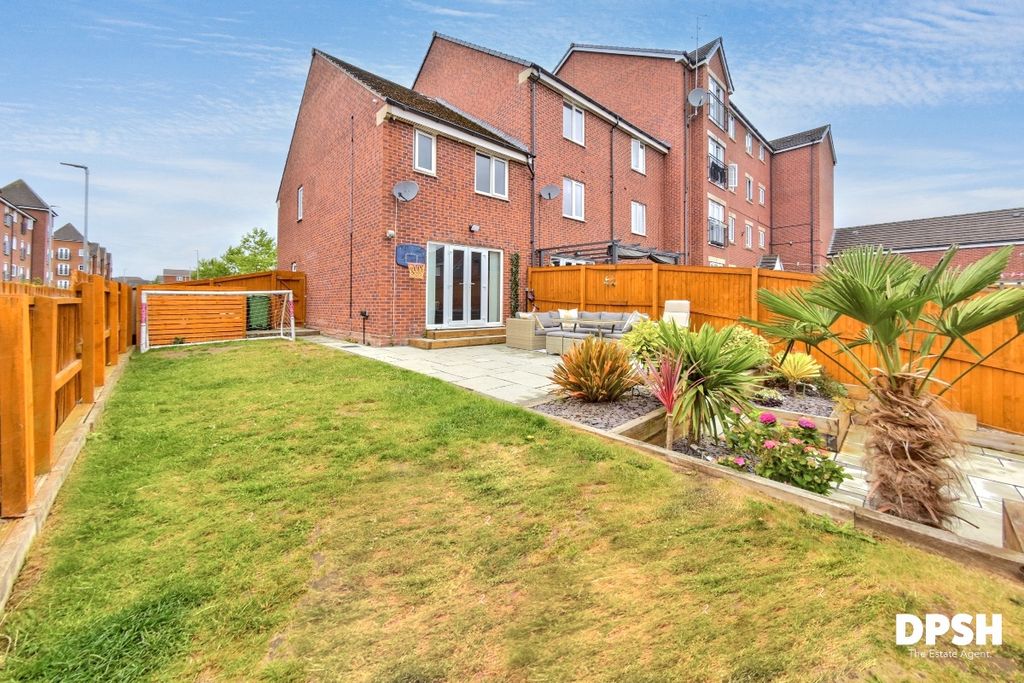 Property photo 2 of 32