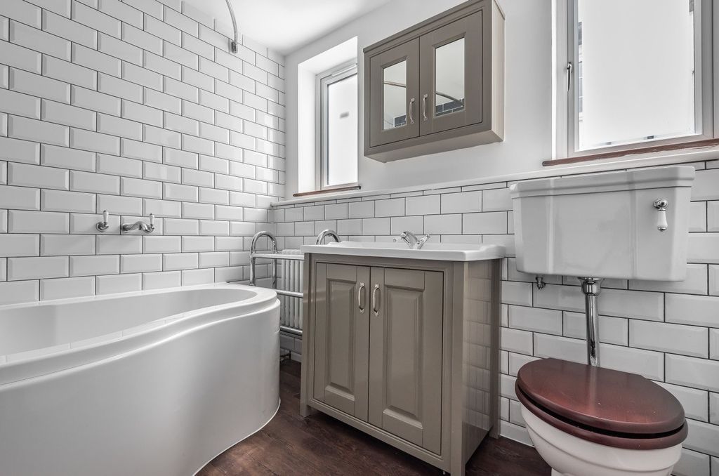 Property photo 3 of 11 Picture No. 10