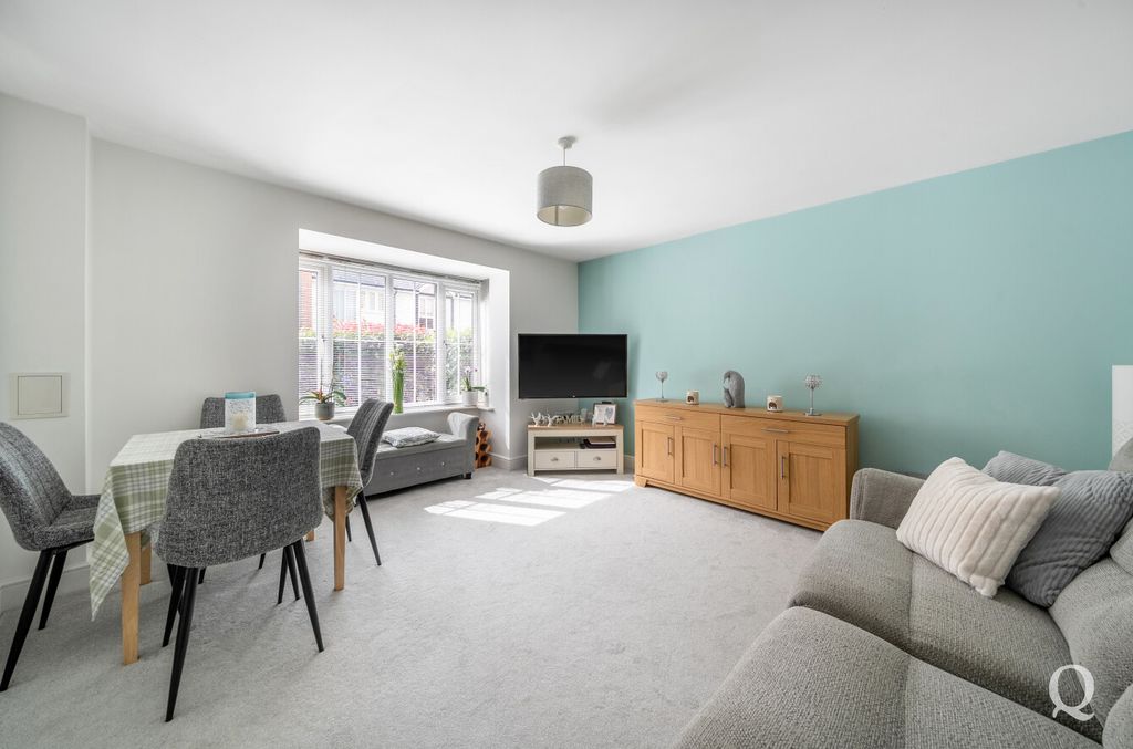 Property photo 2 of 15 04807F8A-3621-4dc...