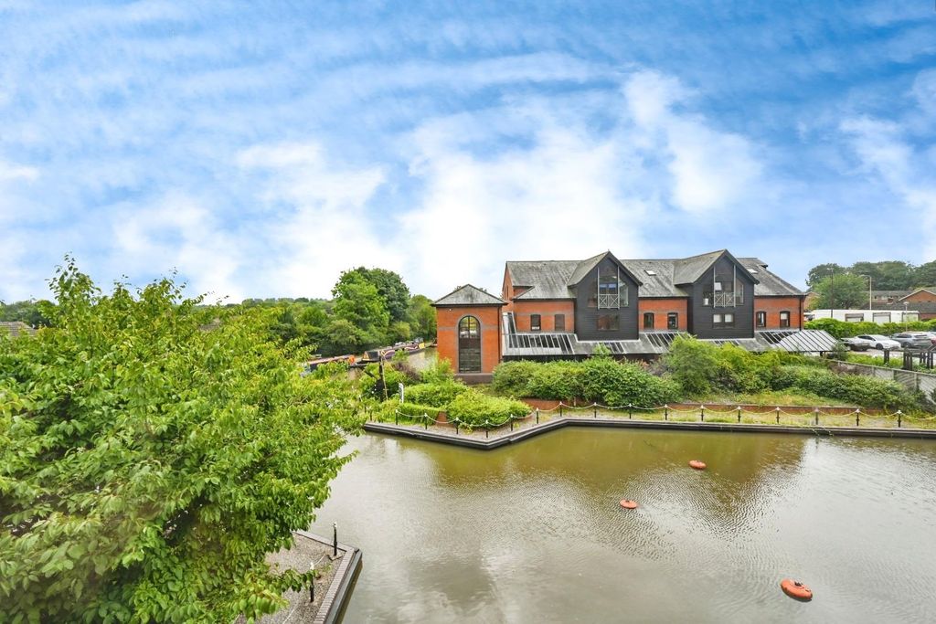 Property photo 1 of 13 36Evanscroft-19.Jpg