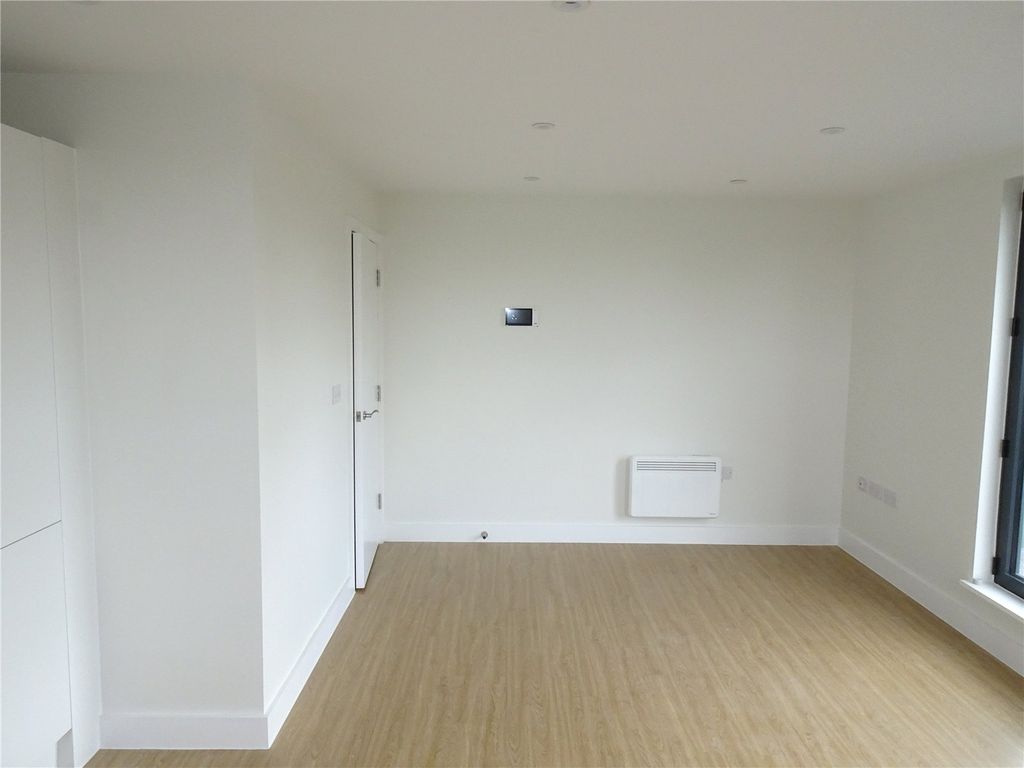 Property photo 3 of 6 Living Room