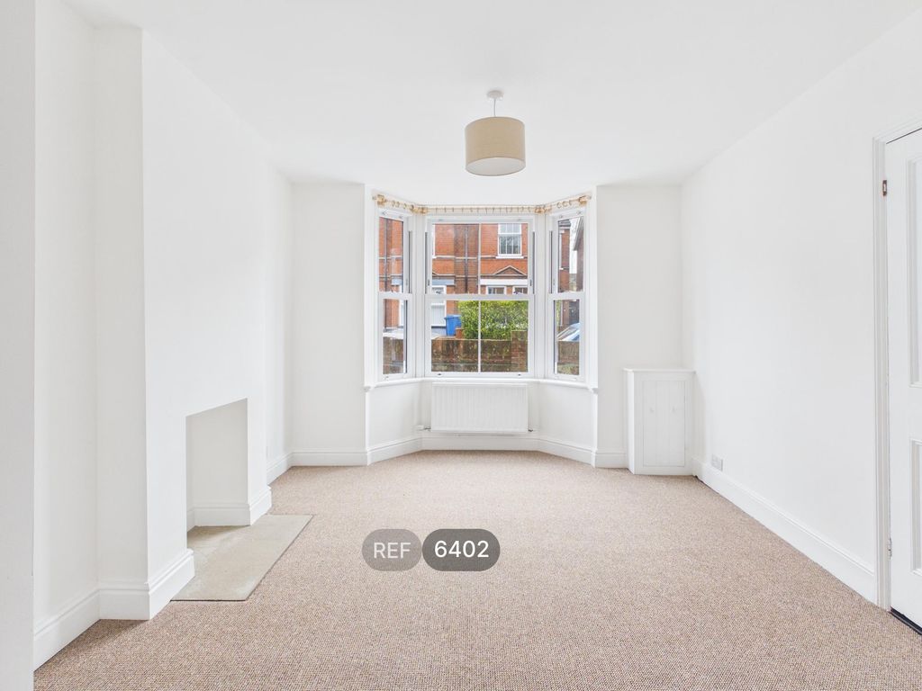 Property photo 2 of 18 Living Room