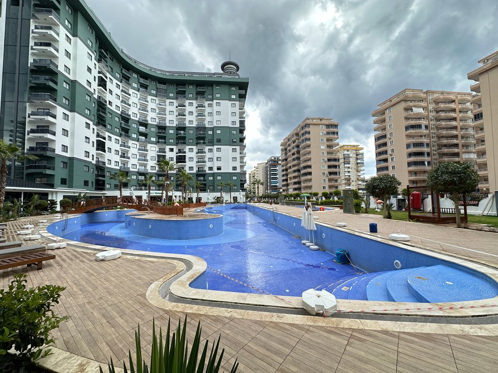 Property photo 2 of 22 Immaculate Alanya Apartment For Sale In Mahmutlar – Large Communal Pool And Terraces