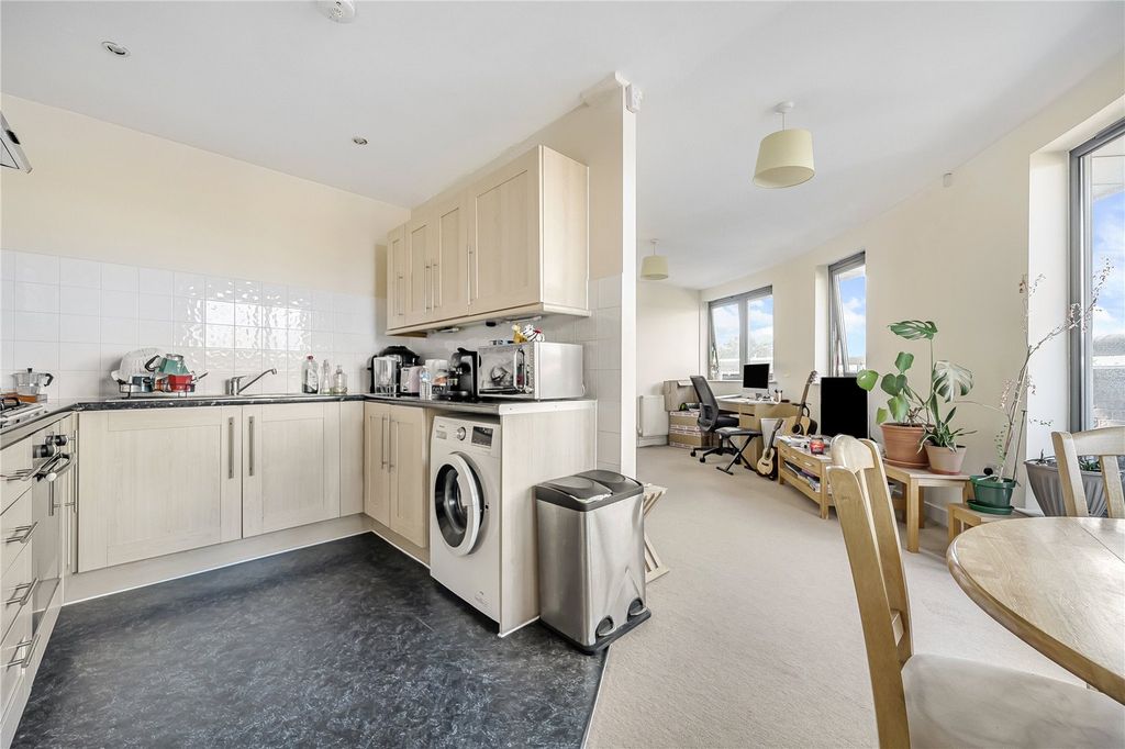 Property photo 1 of 11 Picture No. 12