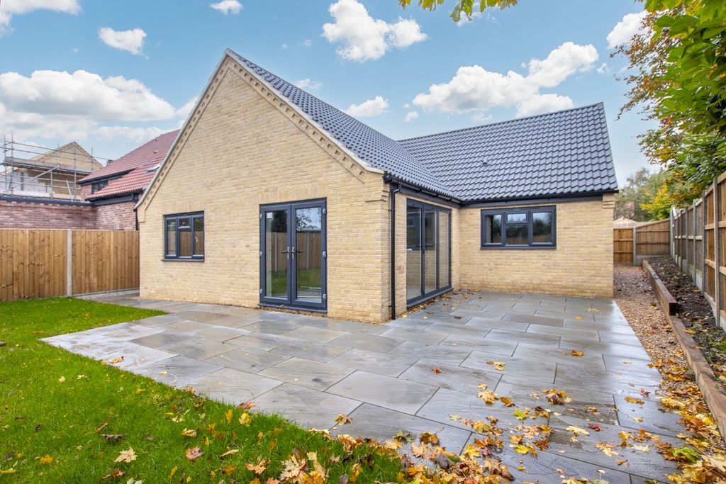 Property photo 2 of 24 2161572