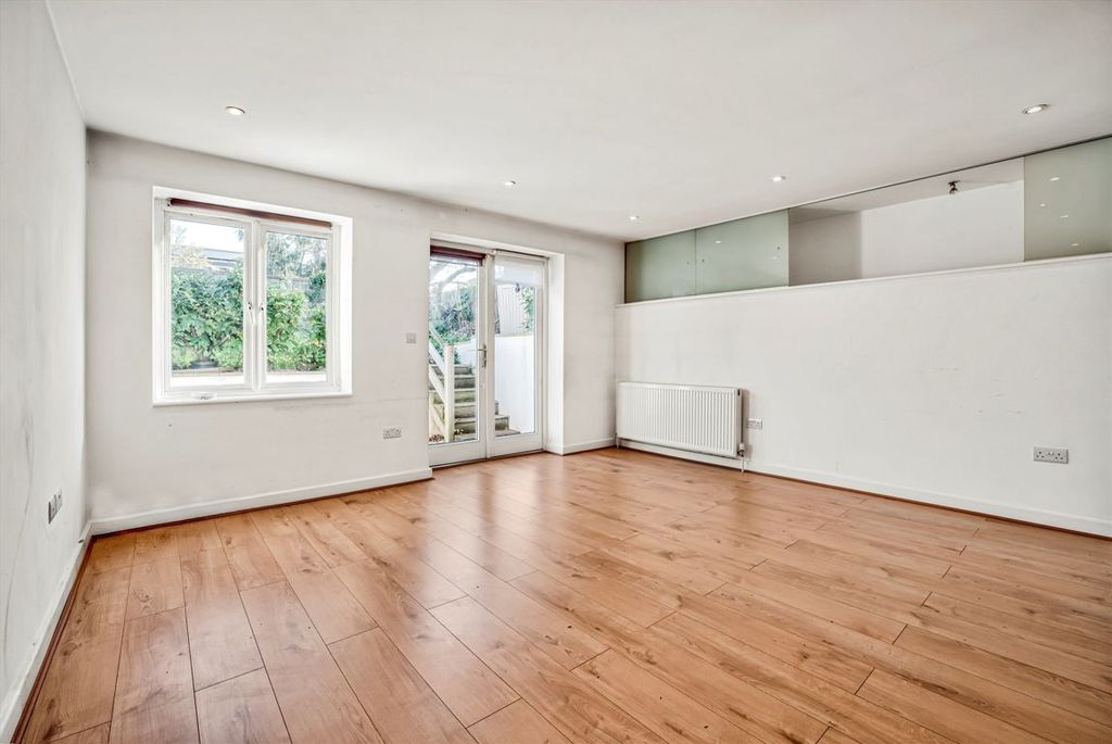 Property photo 3 of 5