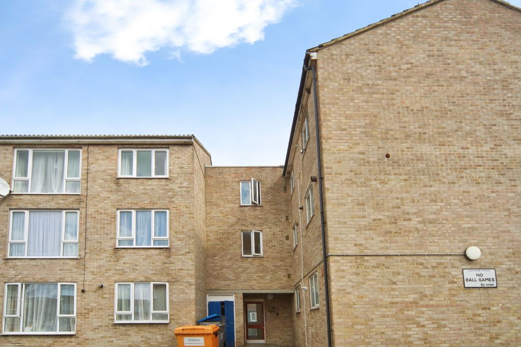 Property photo 2 of 20