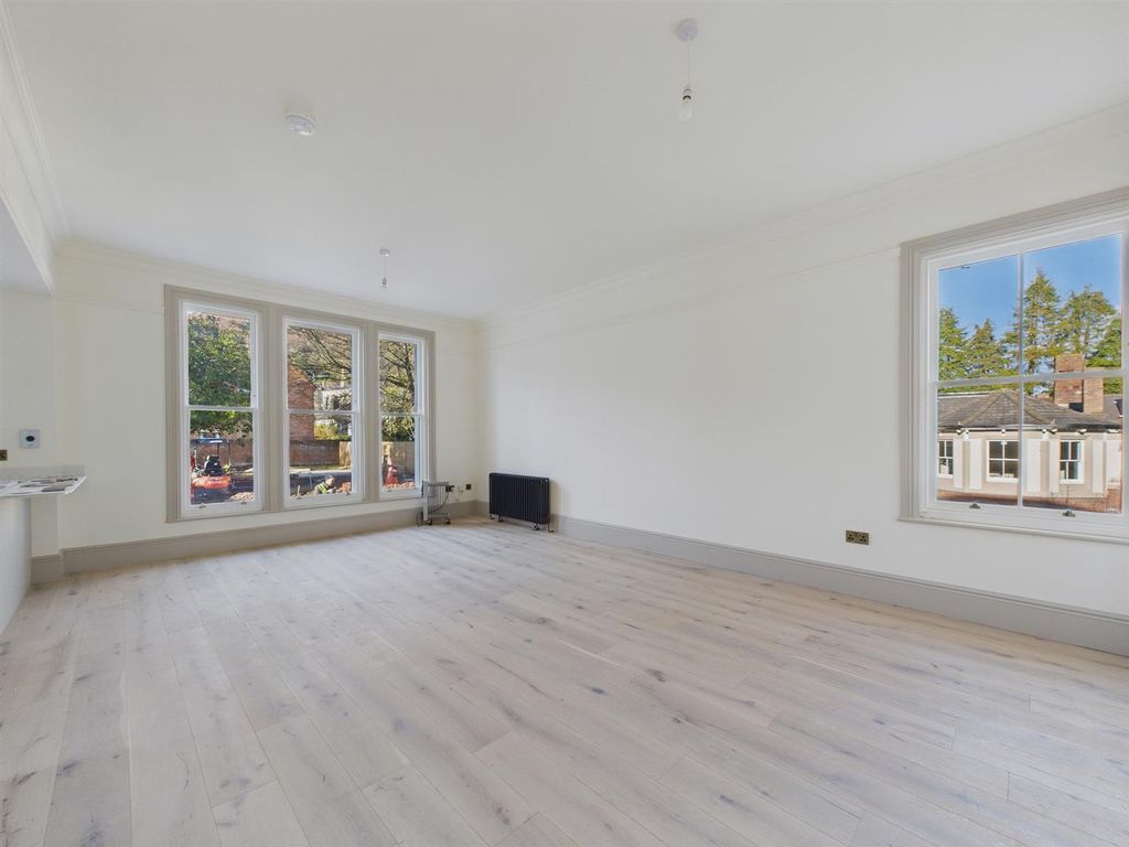 Property photo 2 of 14 Cam03972G0-Pr0193-Still001.Jpg