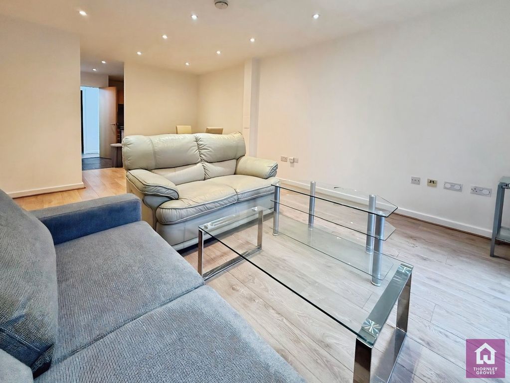 Property photo 2 of 17 Picture No. 12