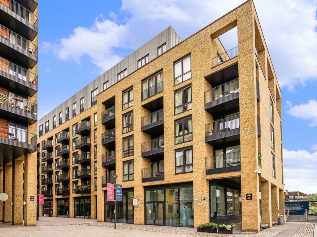 Property photo 1 of 7