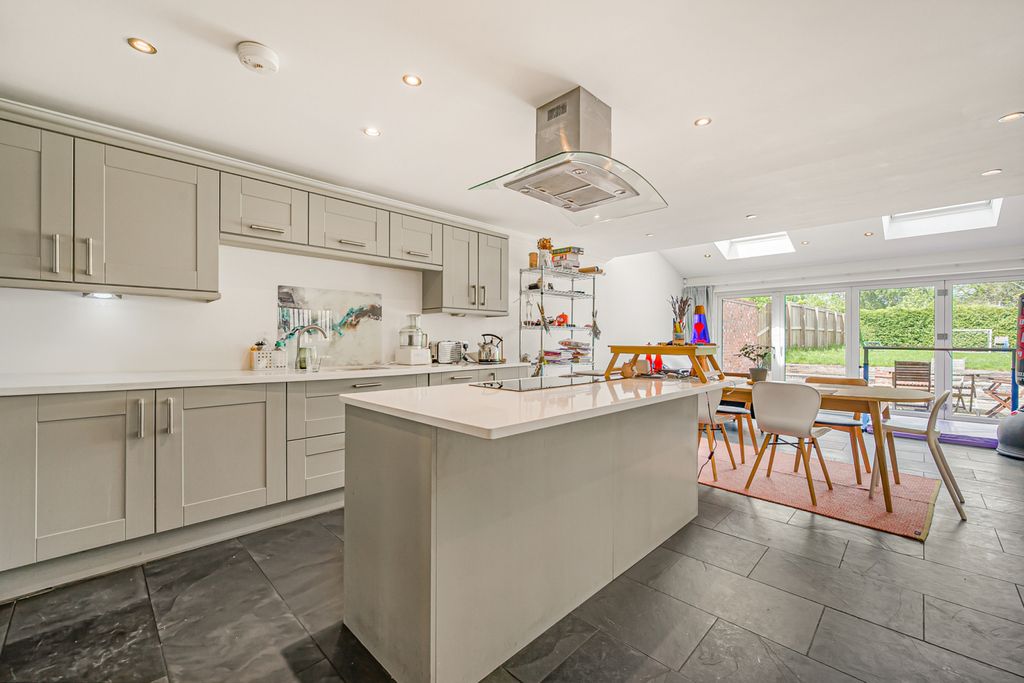 Property photo 2 of 17 Kitchen