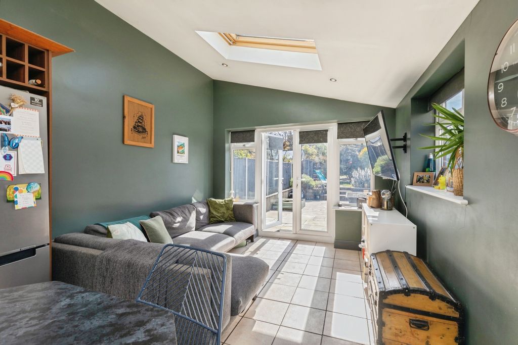 Property photo 3 of 17