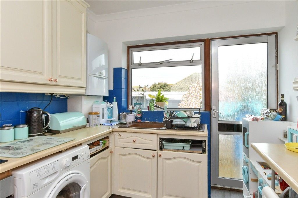 Property photo 1 of 10 Kitchen