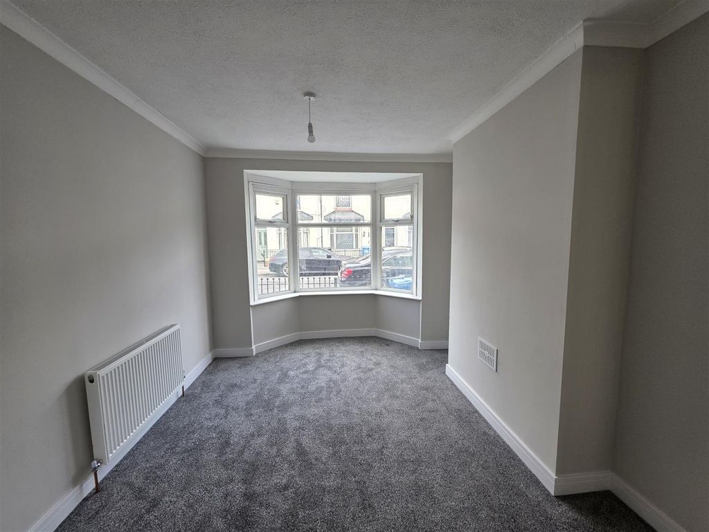 Property photo 3 of 11 20250919_143633.Jpg