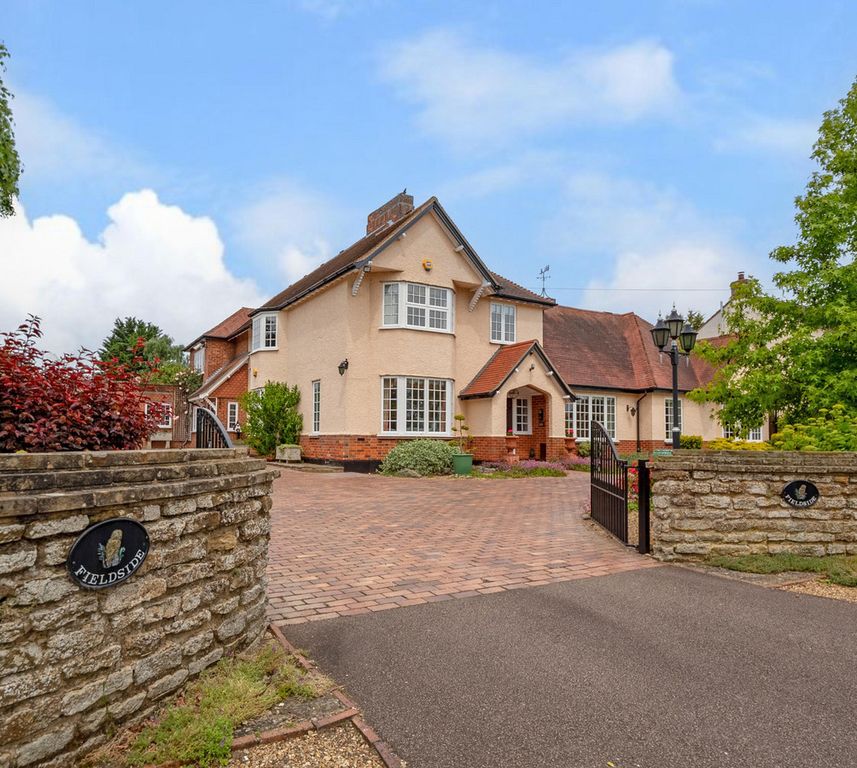 Property photo 2 of 48