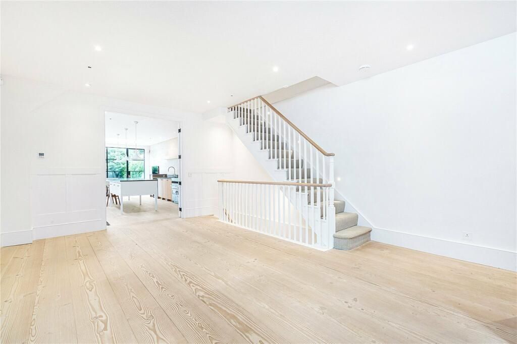 Property photo 2 of 24 Rumbold