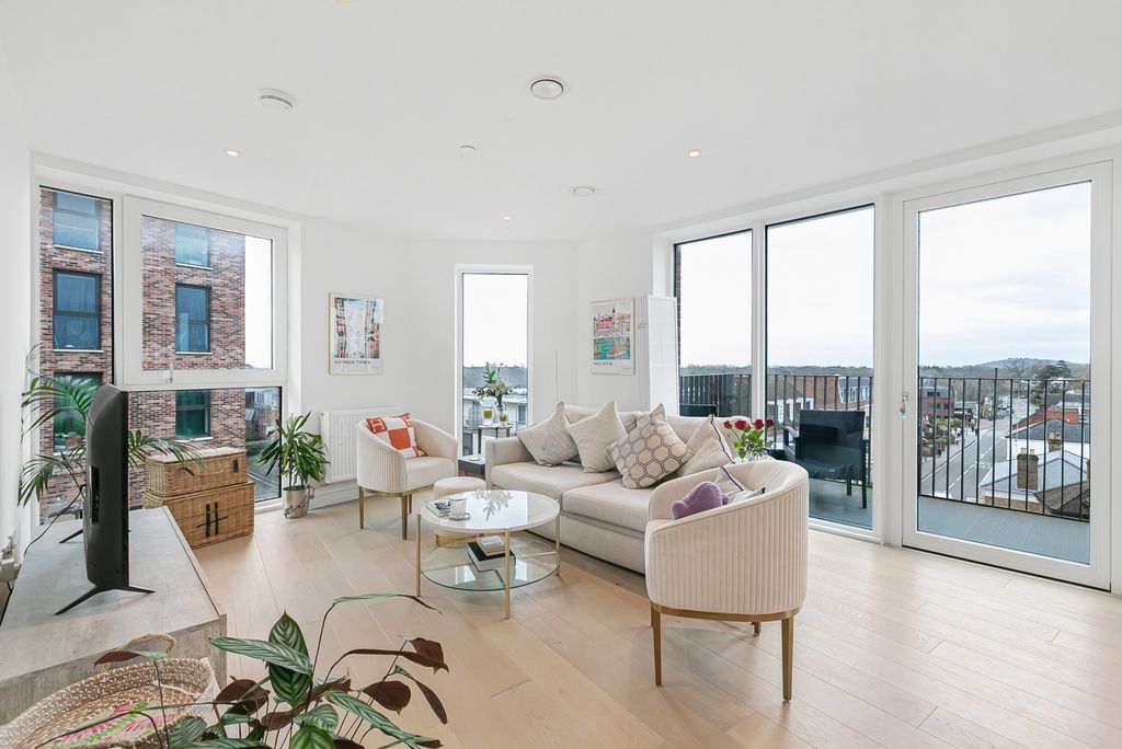 Property photo 2 of 15 Reception