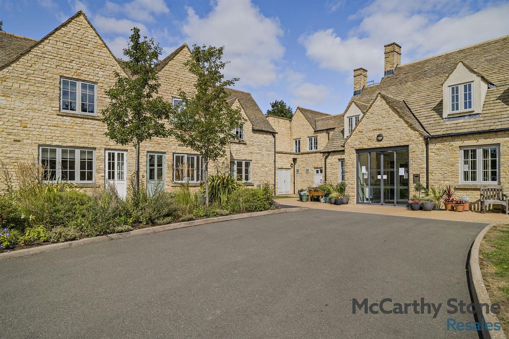 Property photo 1 of 17 8659672-Exterior03-800.Jpg